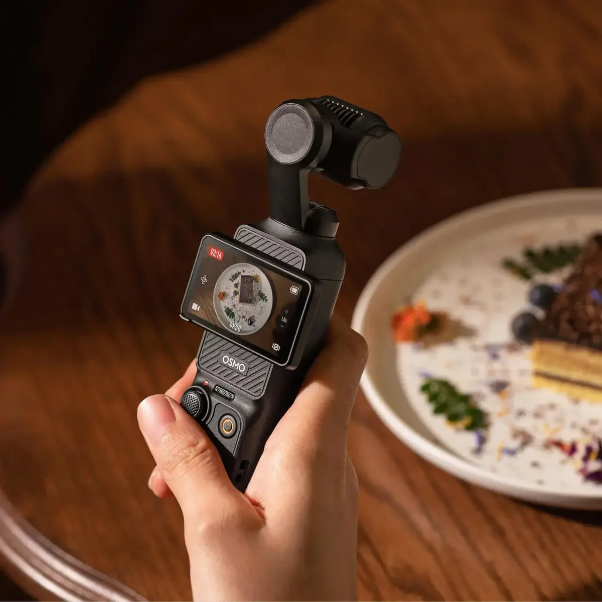 Câmera Gimbal DJI Osmo Pocket 3 4K com Estabilização de 3 Eixos